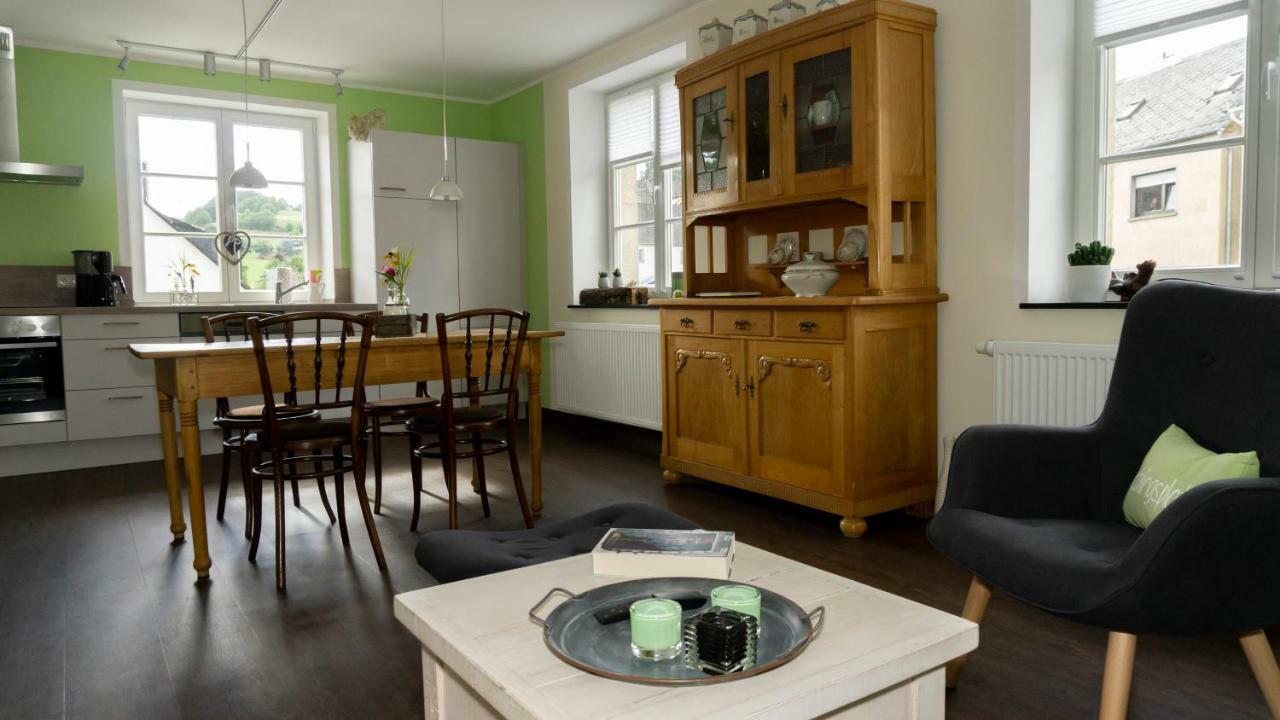 Ferienhaus Alte Schule Volkesfeld Luaran gambar