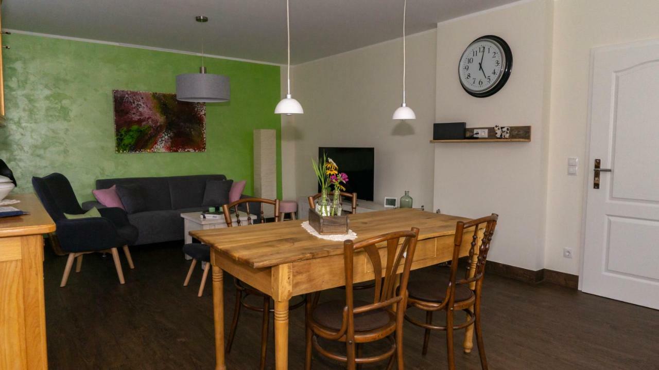 Ferienhaus Alte Schule Volkesfeld Luaran gambar